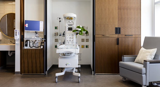 Randall Family Birth Center suite